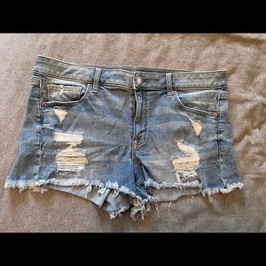 American Eagle Size 14 Light Wash High Waisted Distressed Jean Shorts